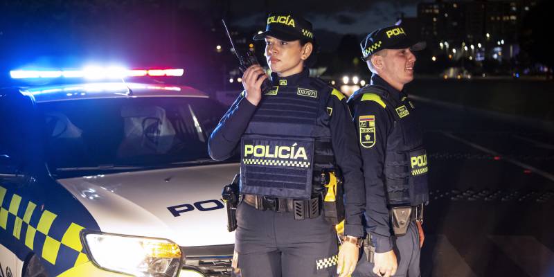https://www.ambitojuridico.com/sites/default/files/2021-07/uniforme-policia-patrulla%28POLICIA-NACIONAL%29.jpg