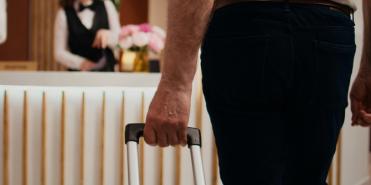 Confirman condena por trata de personas a mujer que pagó a trabajadores con $ 7 mil diarios y alucinógenos (Freepik)