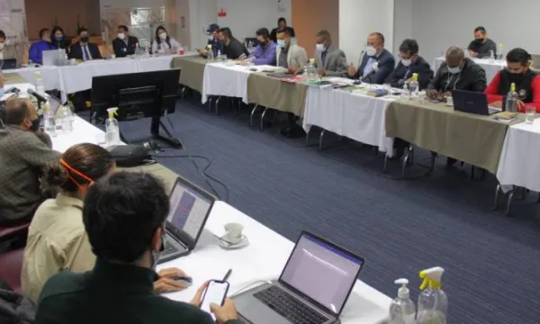 Gobierno y organizaciones sindicales logran acuerdo salarial para empleados públicos 