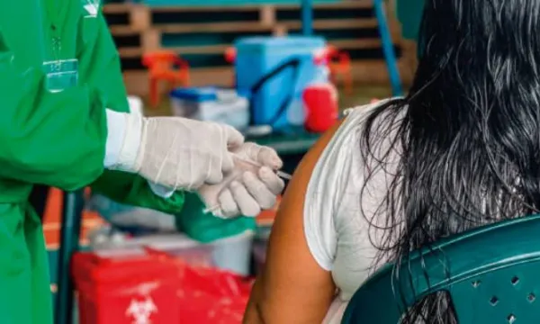 En agosto quedarían abiertos todos los grupos priorizados para vacunar (Minsalud)