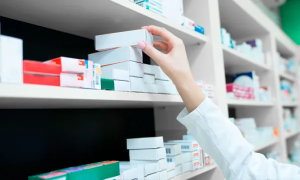 Alistan regulación para renovar registros sanitarios de medicamentos biológicos y homeopáticos (Freepik)