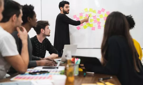 Experiencia previa al título profesional es válida como experiencia laboral para acceder empleos públicos (Freepik)
