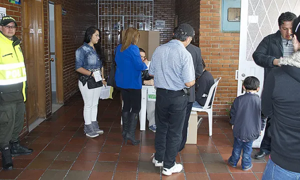 Padre e hijo se pueden postular para ser elegidos concejales en el respectivo municipio (Mauricio Arandia)