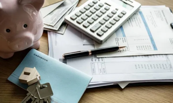 Nuevas condiciones para la contratación de seguros por cuenta de deudores (Freepik)