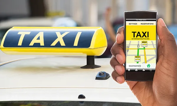 Terminales de transporte no pueden cobrar a los usuarios por ingresar en taxi (Bigstock)