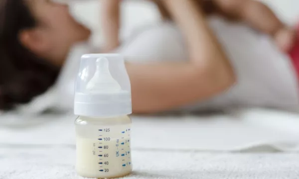 Conpes autoriza $ 1,18 billones para alimentación de niños y madres lactantes (Freepik)