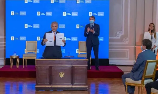 EXTRA: Descargue los decretos que oficializan el salario mínimo y el subsidio de transporte para el 2022 (Presidencia)