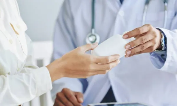 Medicamentos-Registro-Tarifa(freepik)