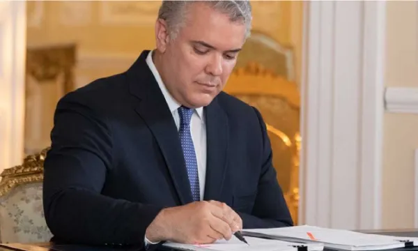 Sancionan Ley de Transparencia, se levanta el velo corporativo para luchar contra la corrupción (Presidencia)