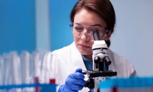El ONAC adelanta sus procesos de acreditación conforme con la norma internacional ISO/IEC 17011 (Freepik)