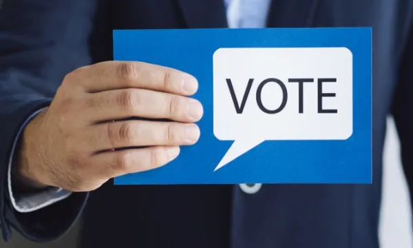 Asignan número y duración de propaganda electoral gratuita en televisión para candidatos al Congreso (Freepik)