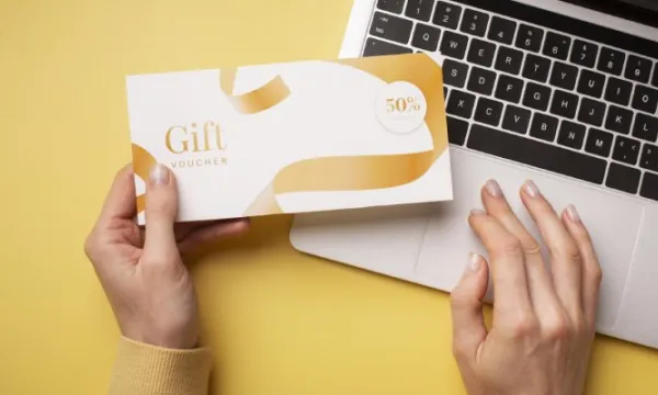 Se deben informar al consumidor los términos y condiciones para redimir bonos de regalo o descuento (Freepik)