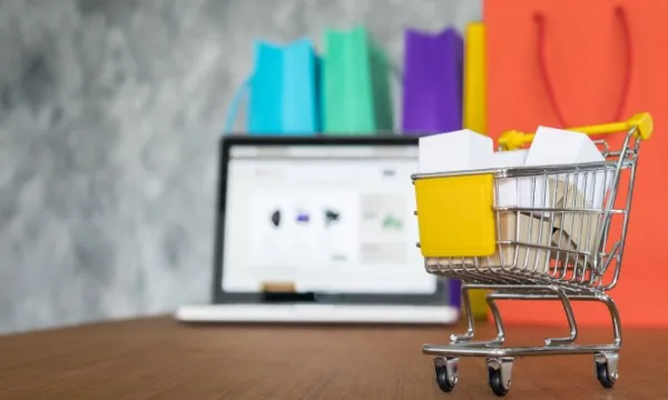 ¿Todas las páginas web o sitios de internet deben inscribirse en el registro mercantil? (Freepik)