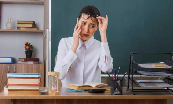 Existe vicio de poder cuando se realiza traslado de docente por ser sindicalista (Freepik)