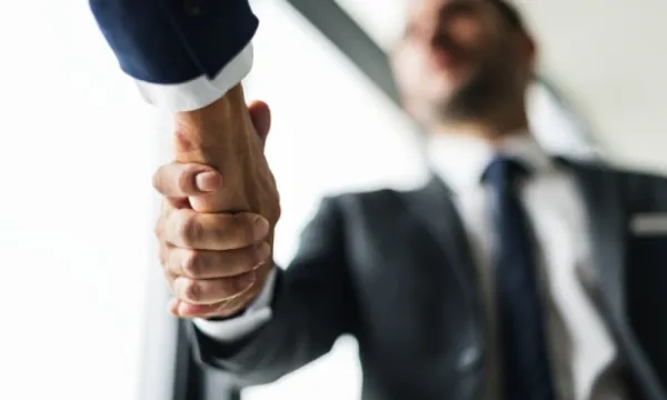 Es posible que coexista un contrato de distribución y uno de agencia mercantil (Freepik)