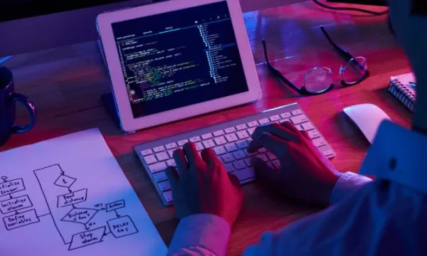 Software es patentable solo cuando permite resolver un problema técnico (Freepik)