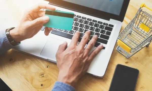 No recibir un producto adquirido a través de comercio electrónico da lugar a la devolución del dinero (Freepik)