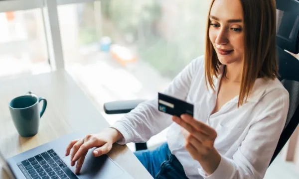 Es responsabilidad del proveedor de tarjetas de descuentos especificar los beneficios (Freepik)