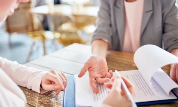 Es contrario a la buena fe pretender una indemnización del acuerdo contractual bilateral sin salvedades (Freepik)