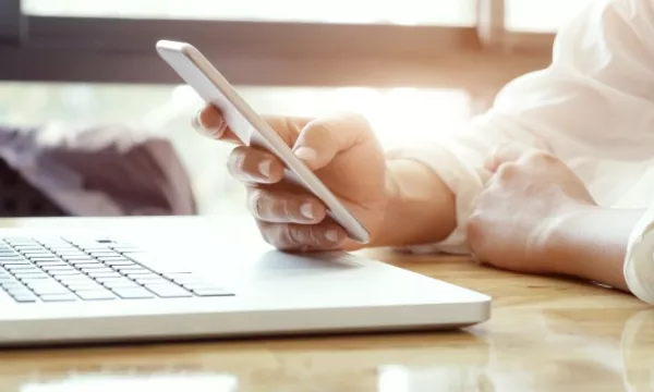 Apertura, cierre o traslado de oficinas de las entidades financieras se puede informar a través de redes sociales (Freepik)