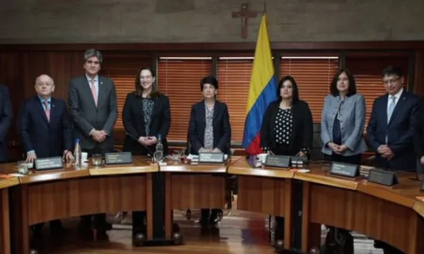 Corte Constitucional no absuelve consultas que pidan elaboración de líneas jurisprudenciales (CC)