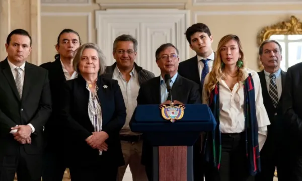 petro-equipo-gobierno.jpg