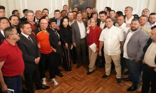 Tenderos serán representantes del Gobierno en juntas directivas de las cámaras de comercio (Presidencia)