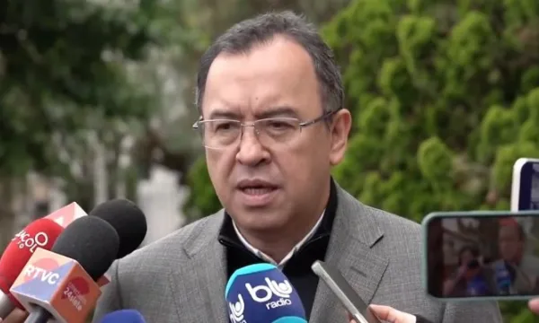 Prada-declaraciones(23).jpg