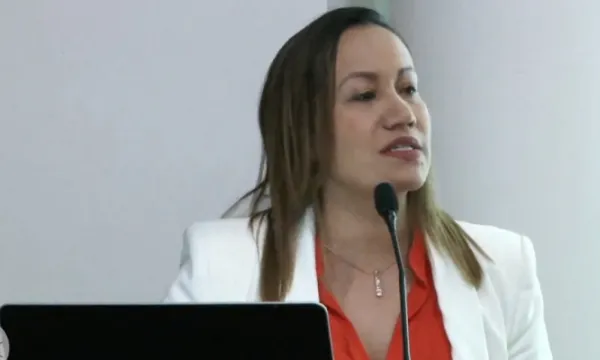 EN VIVO: Ministra de Salud presenta a la Academia Nacional de Medicina su plan de reforma