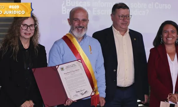 Concejo de Bogotá condecora al profesor Diego Eduardo López (Archivo particular)