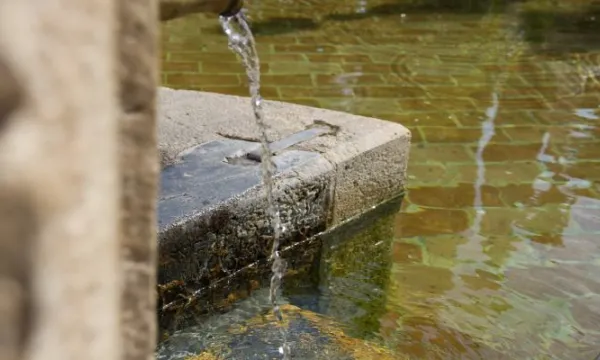 Usuarios de un acueducto veredal pueden hacer aportes para el arreglo de las vías, si así se estableció en los estatutos (Freepik)