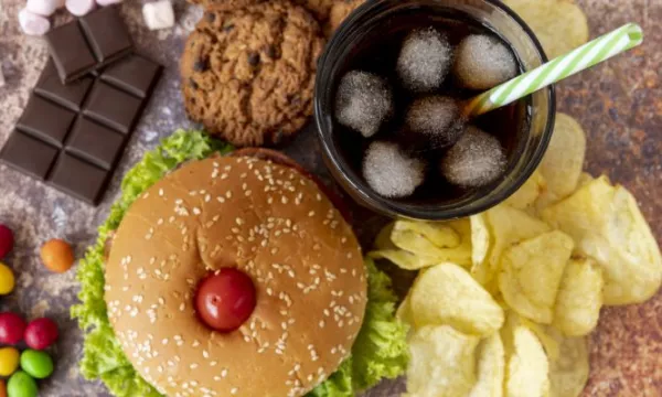 impuestossaludables-azúcar-hamburguesa(freepik)