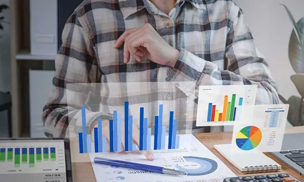 empresarios-finanzas-contabilidad(freepik)