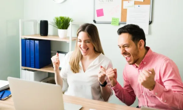 comerciales-vendedores-incentivos(freepik)