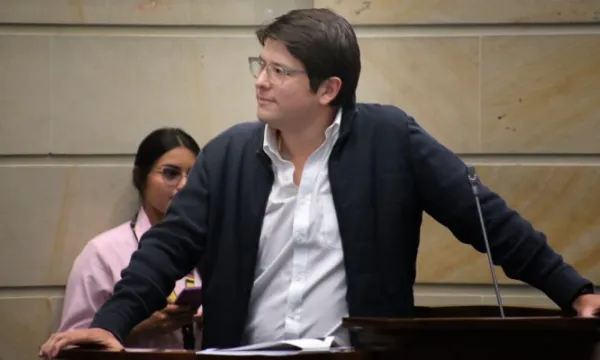  Buscan prohibir que parejas y familiares de alcaldes y gobernadores puedan ser senadores (Senado)