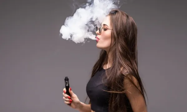 SIC sancionó a tres comercializadores de vapeadores por no informar sobre las nocividades de sus productos (Freepik)