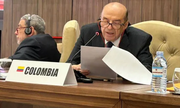 ATENCIÓN: Procuraduría suspende al canciller Leyva, por presuntas irregularidades en licitación de pasaportes 