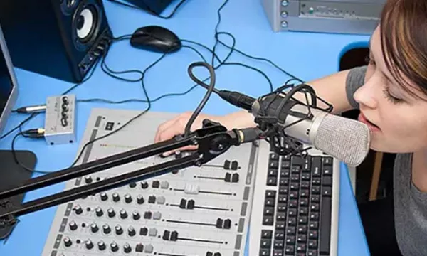 comunicacion-medios-periodismo-01(think)
