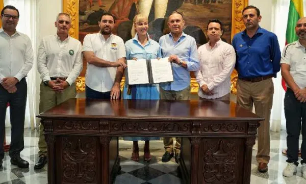 Presidente del Congreso firma dos leyes objetadas por el Gobierno (Twimg)