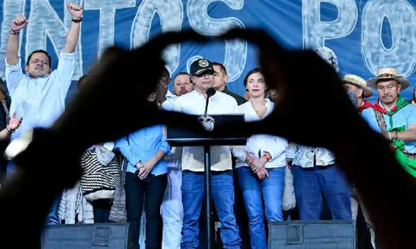 Presidente Petro insiste en la reforma laboral “progresista” y plantea posible constituyente (Presidencia)