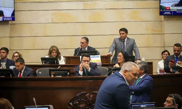 Esto dicen los 18 artículos pendientes de la reforma laboral (Senado)