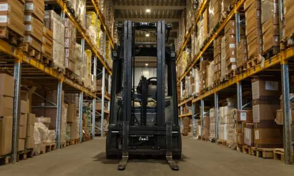 Las bodegas son establecimientos de comercio y deben matricularse en el registro mercantil (Freepik)