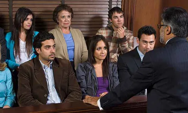 abogado-juicio-estrado1big.jpg