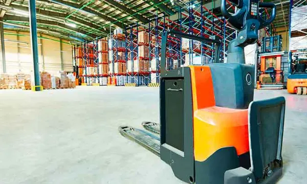 carga-bodega-mercanciabigstock.jpg