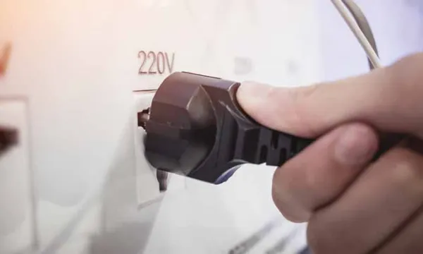 conexion-toma-luzbigstock.jpg