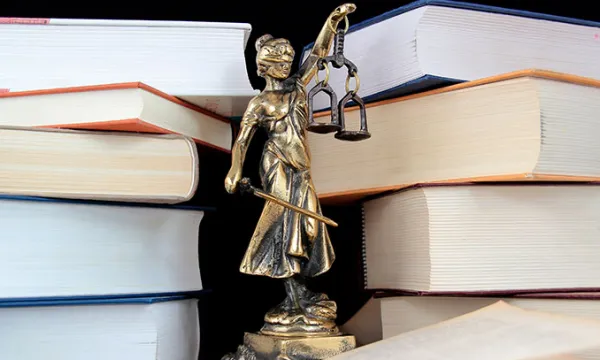 derecho-justicia-malletebigstock1.jpg