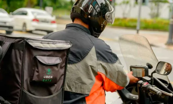 domicilio-moto-transporte-uber.jpg