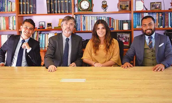 firma-correa-abogadoshumbertopinto.jpg