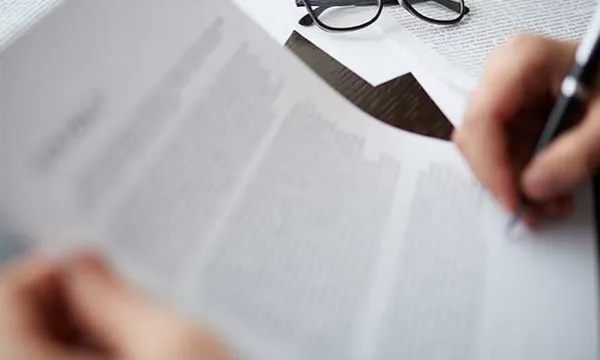 firma-documentos-trabajofreepik.jpg
