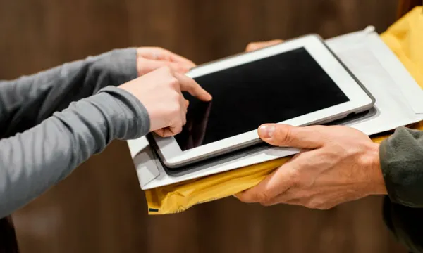 firmaelectronica-tablet-facturafreepik.jpg